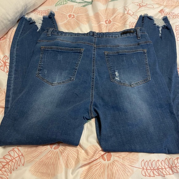 Risen Distressed Blue Jeans - Picture 2 of 7